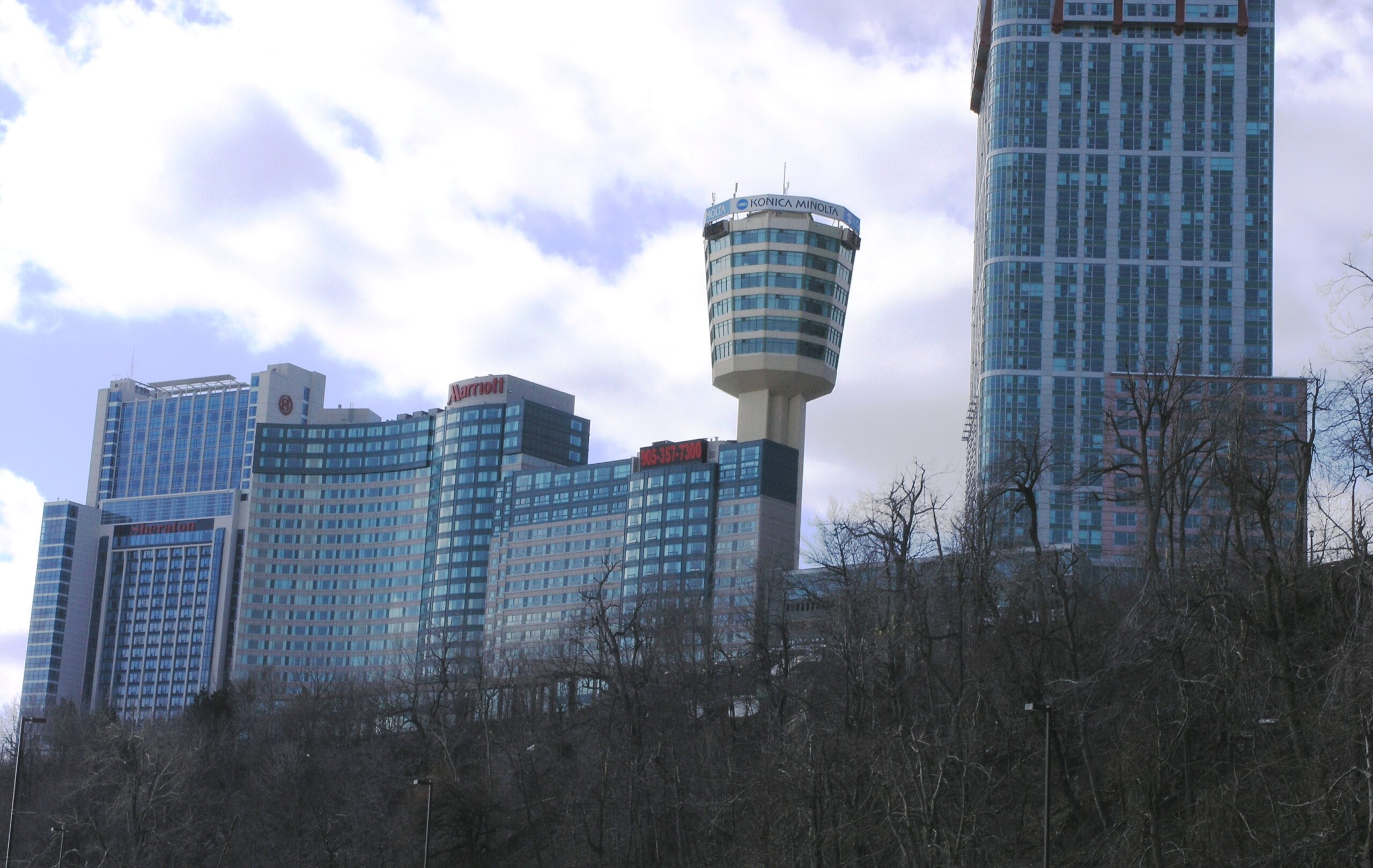 Hotels Overlooking Niagara Falls: Which Ones Actually Have a Falls View (Canadian Side)
