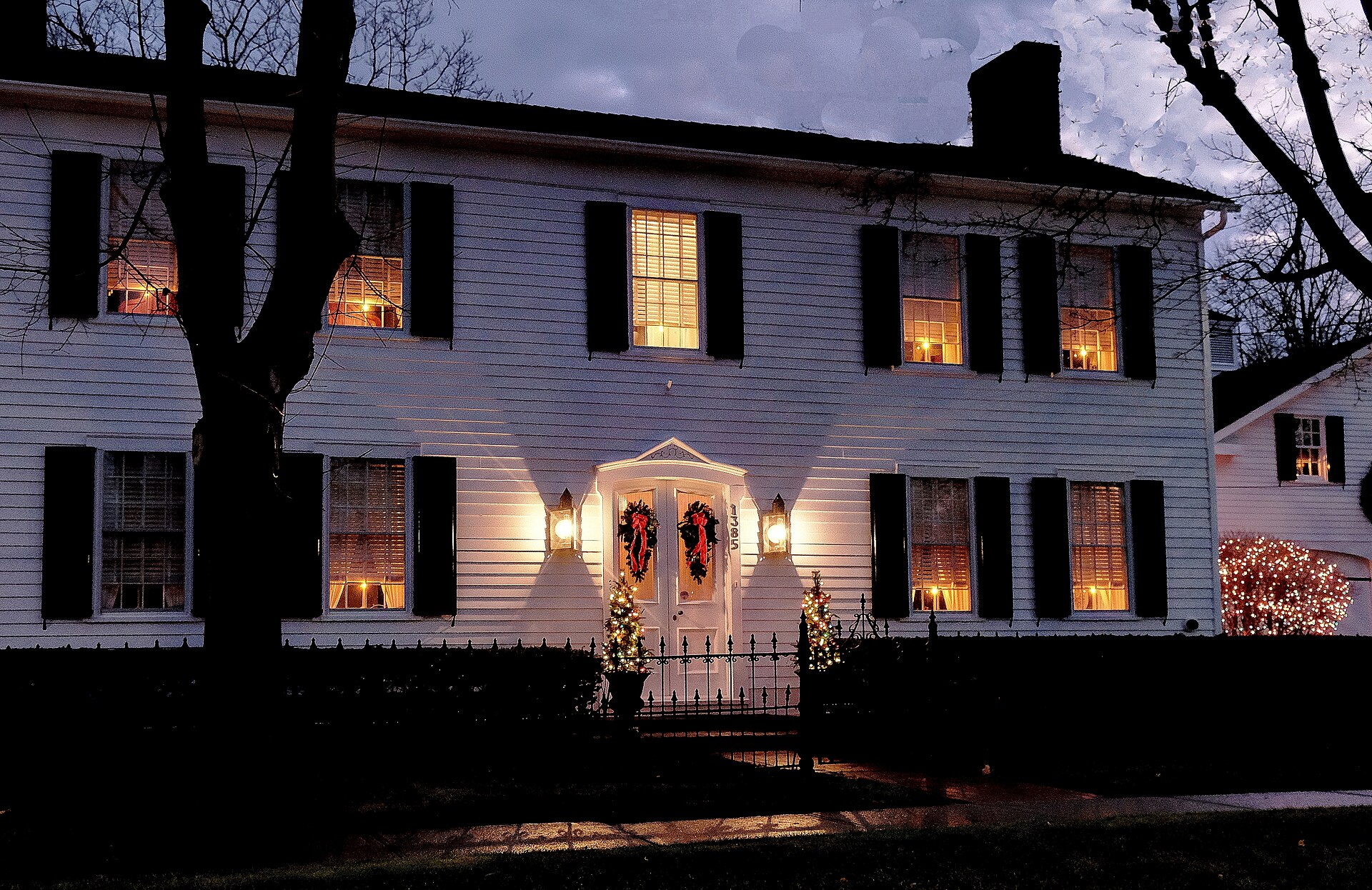 The Woodruff-Rigby house, an early-19th-century heritage home built c. 1815, on York Road in the village of St. Davids, Niagara-on-the-Lake, Ontario.
